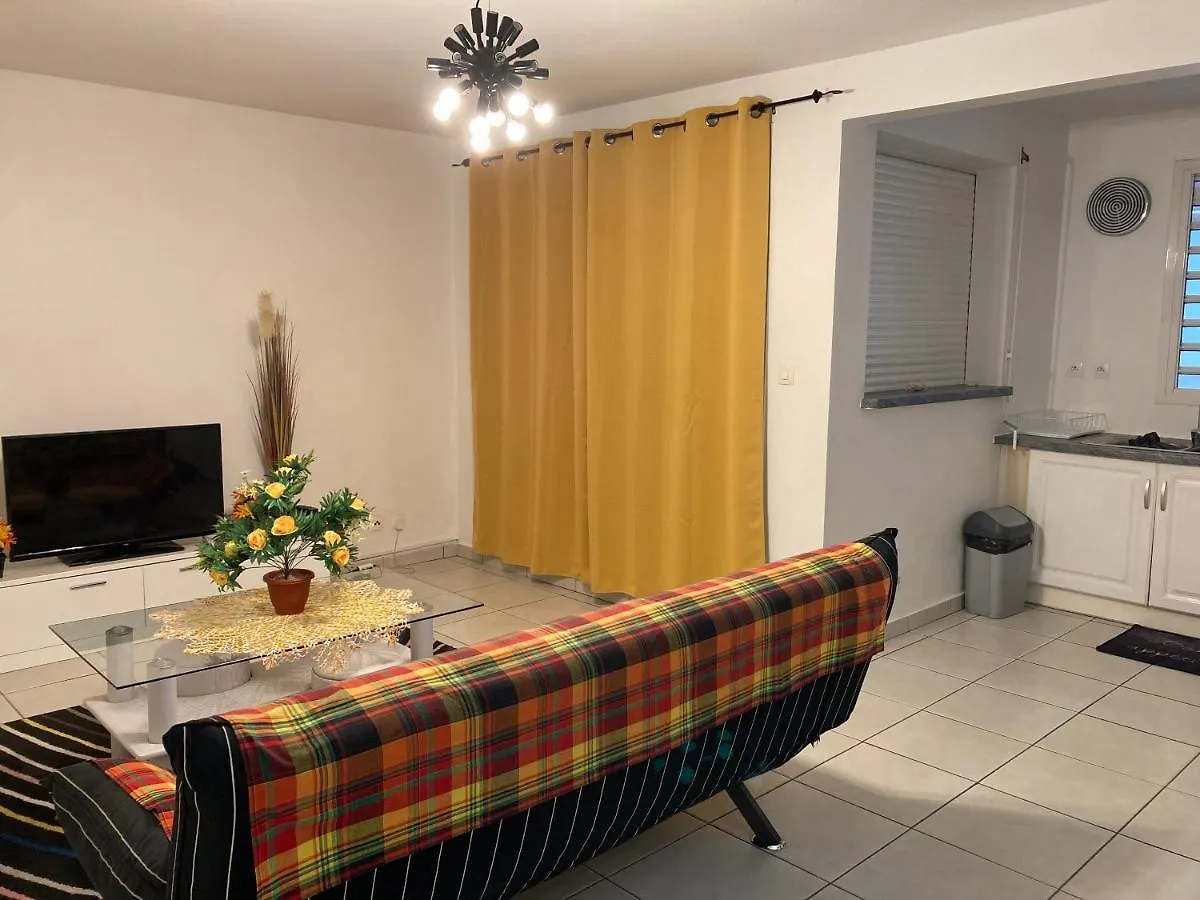 Bienvenue A Ti Gwadloup Joli T2 Parking Gratuit Apartment Le Gosier  Guadeloupe